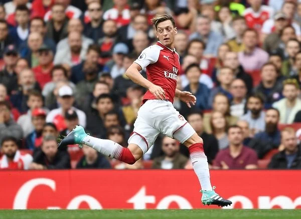 Mesut Ozil: In Action for Arsenal vs AFC Bournemouth, Premier League 2017-18
