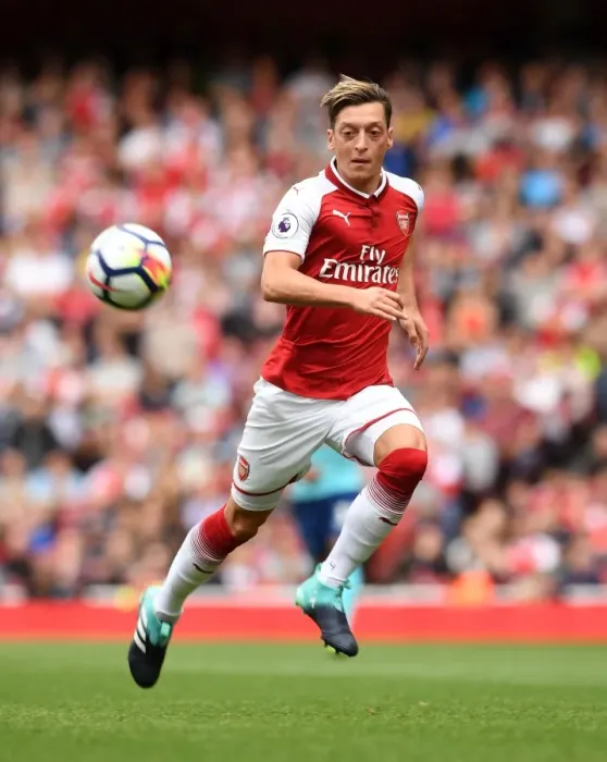 Framed Print : Mesut Ozil in Action: Arsenal vs AFC Bournemouth, Premier League 2017-18 Framed Print : Mesut Ozil in Action: Arsenal vs AFC Bournemouth, Premier League 2017-18