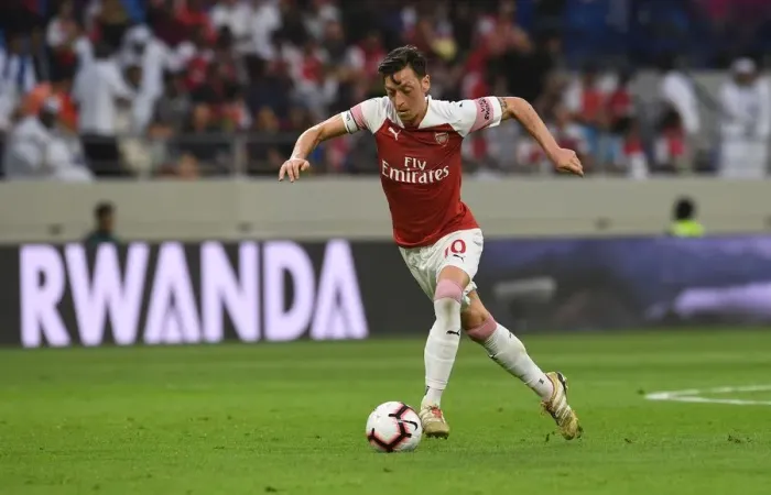 Framed Print : Mesut Ozil in Action: Arsenal vs Al-Nasr Dubai SC (2018-19)