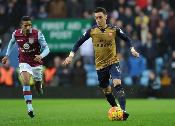 Mesut Ozil in Action: Arsenal vs. Aston Villa, Premier League 2015-16