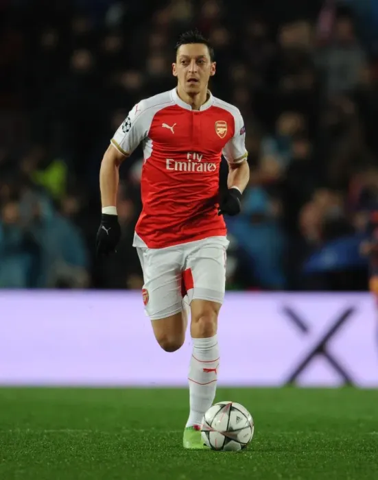 Framed Print : Mesut Ozil in Action: Arsenal vs. Barcelona, UEFA Champions League 2015-16 Framed Print : Mesut Ozil in Action: Arsenal vs. Barcelona, UEFA Champions League 2015-16