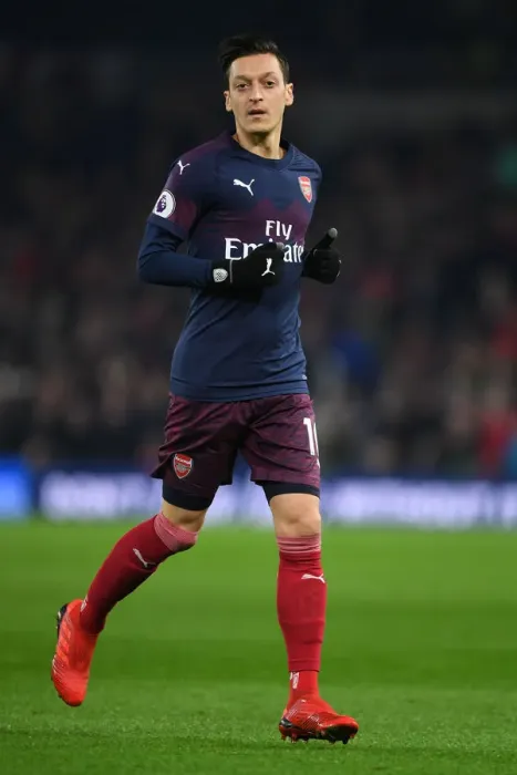 Framed Print : Mesut Ozil in Action: Arsenal vs. Brighton & Hove Albion, Premier League 2018-19