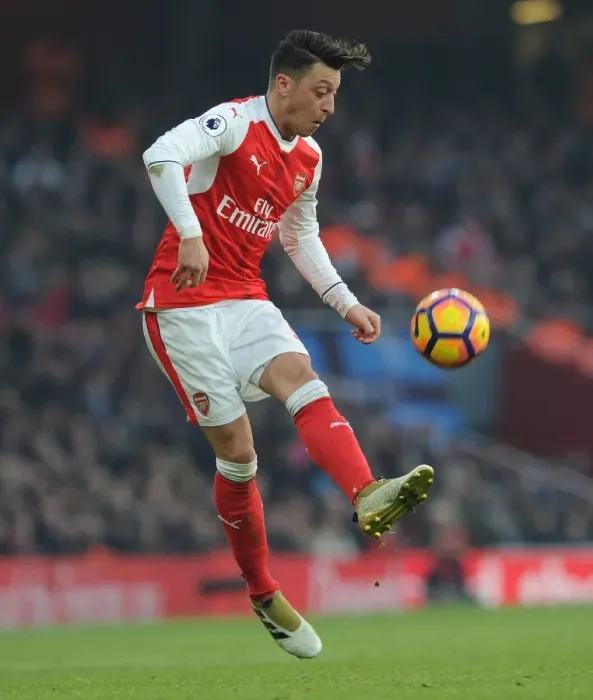 Framed Print : Mesut Ozil in Action: Arsenal vs Burnley, Premier League 2016-17 Framed Print : Mesut Ozil in Action: Arsenal vs Burnley, Premier League 2016-17