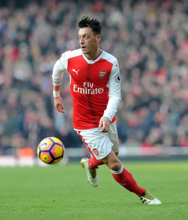 Framed Print : Mesut Ozil in Action: Arsenal vs Burnley, Premier League 2016-17 Framed Print : Mesut Ozil in Action: Arsenal vs Burnley, Premier League 2016-17