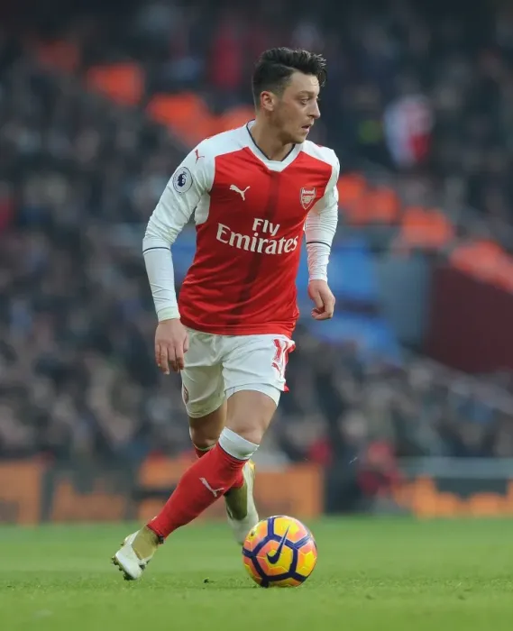 Framed Print : Mesut Ozil in Action: Arsenal vs Burnley, Premier League 2016-17 Framed Print : Mesut Ozil in Action: Arsenal vs Burnley, Premier League 2016-17