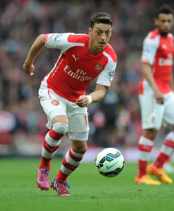 Framed Print : Mesut Ozil in Action: Arsenal vs. Chelsea, Premier League 2014 / 15 Framed Print : Mesut Ozil in Action: Arsenal vs. Chelsea, Premier League 2014 / 15