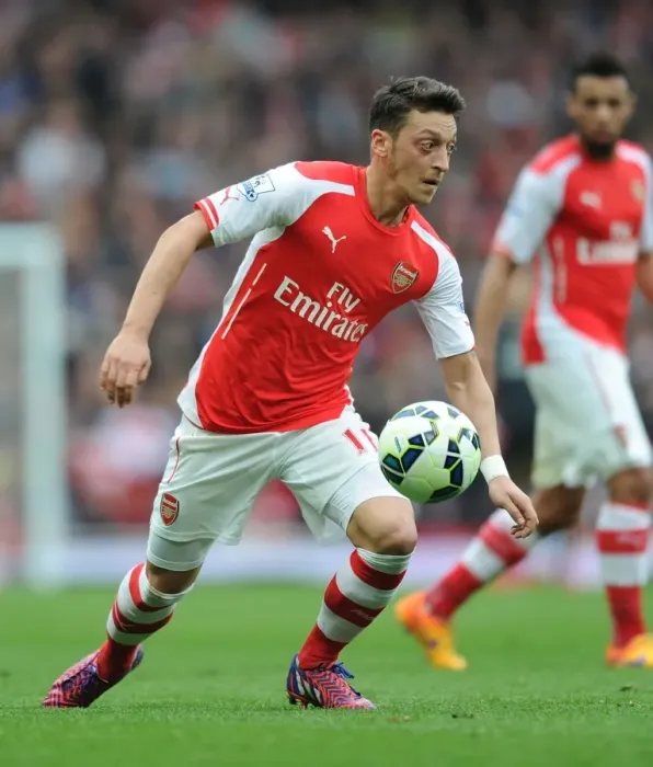 Framed Print : Mesut Ozil in Action: Arsenal vs. Chelsea, Premier League 2014 / 15 Framed Print : Mesut Ozil in Action: Arsenal vs. Chelsea, Premier League 2014 / 15