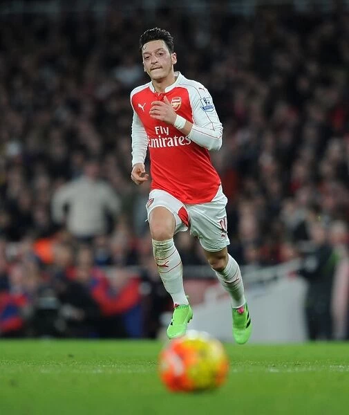 Mesut Ozil in Action: Arsenal vs. Chelsea, Premier League 2015-16