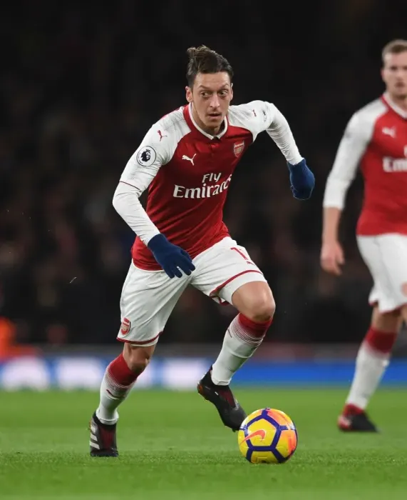 Framed Print : Mesut Ozil in Action: Arsenal vs. Chelsea, Premier League 2017-18 Framed Print : Mesut Ozil in Action: Arsenal vs. Chelsea, Premier League 2017-18