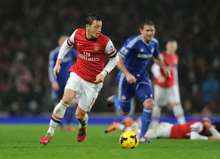Framed Print : Mesut Ozil in Action: Arsenal vs Chelsea, Premier League 2013-14 Framed Print : Mesut Ozil in Action: Arsenal vs Chelsea, Premier League 2013-14