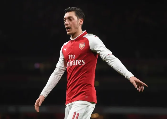 Framed Print : Mesut Ozil in Action: Arsenal vs. Chelsea - Carabao Cup Semi-Final