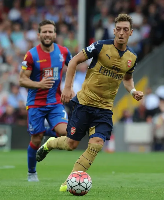 Framed Print : Mesut Ozil in Action: Arsenal vs. Crystal Palace, Premier League 2015-16 Framed Print : Mesut Ozil in Action: Arsenal vs. Crystal Palace, Premier League 2015-16