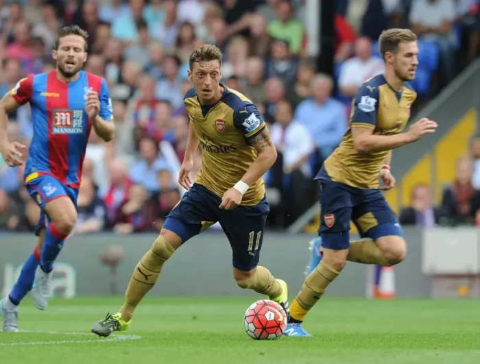 Framed Print : Mesut Ozil in Action: Arsenal vs. Crystal Palace, Premier League 2015-16