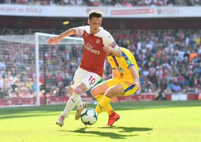 Framed Print : Mesut Ozil in Action: Arsenal vs Crystal Palace, Premier League 2018-19 Framed Print : Mesut Ozil in Action: Arsenal vs Crystal Palace, Premier League 2018-19