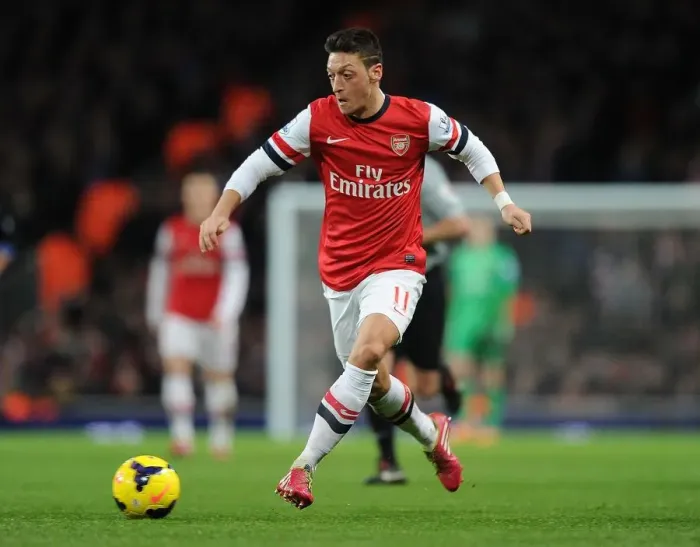 Framed Print : Mesut Ozil in Action: Arsenal vs Crystal Palace, Premier League 2013-14