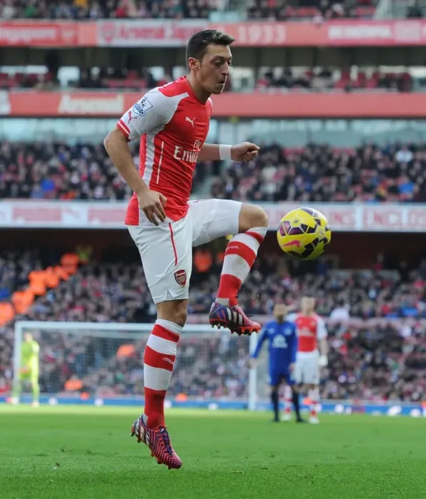 Framed Print : Mesut Ozil in Action: Arsenal vs. Everton, Premier League 2014-15 Framed Print : Mesut Ozil in Action: Arsenal vs. Everton, Premier League 2014-15