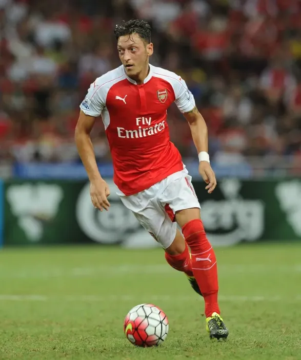 Framed Print : Mesut Ozil in Action: Arsenal vs. Everton, 2015-16 Barclays Asia Trophy, Singapore Framed Print : Mesut Ozil in Action: Arsenal vs. Everton, 2015-16 Barclays Asia Trophy, Singapore