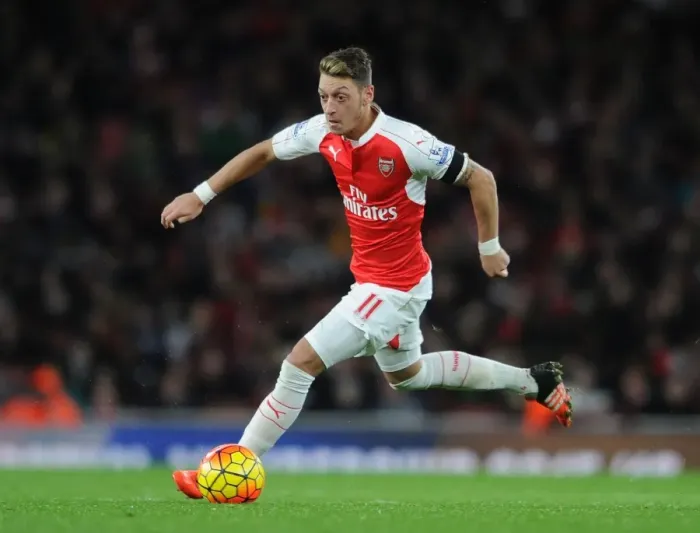Framed Print : Mesut Ozil in Action: Arsenal vs. Everton, Premier League 2015 / 16 Framed Print : Mesut Ozil in Action: Arsenal vs. Everton, Premier League 2015 / 16