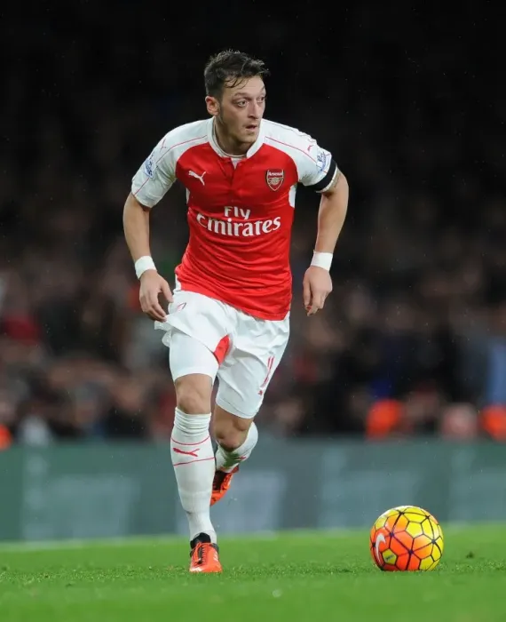 Framed Print : Mesut Ozil in Action: Arsenal vs. Everton, Premier League 2015 / 16 Framed Print : Mesut Ozil in Action: Arsenal vs. Everton, Premier League 2015 / 16