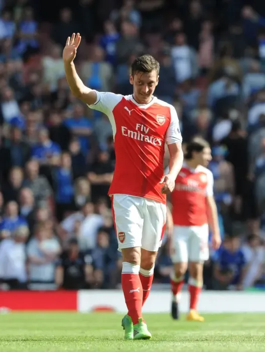 Framed Print : Mesut Ozil in Action: Arsenal vs Everton, Premier League 2016-17 Framed Print : Mesut Ozil in Action: Arsenal vs Everton, Premier League 2016-17