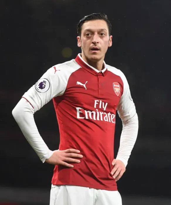Framed Print : Mesut Ozil in Action: Arsenal vs. Everton, Premier League 2017-18 Framed Print : Mesut Ozil in Action: Arsenal vs. Everton, Premier League 2017-18