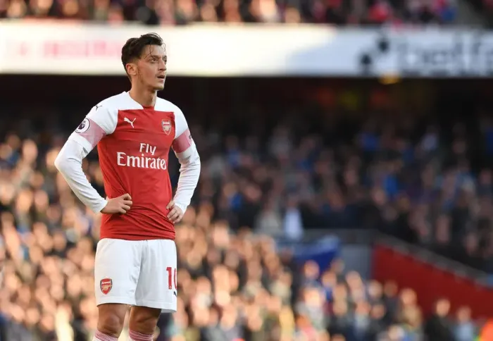 Framed Print : Mesut Ozil in Action: Arsenal vs Everton, Premier League 2018-19 Framed Print : Mesut Ozil in Action: Arsenal vs Everton, Premier League 2018-19