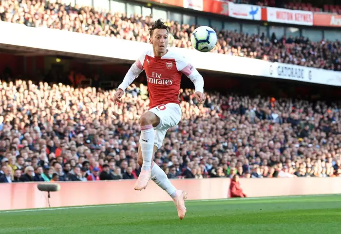 Framed Print : Mesut Ozil in Action: Arsenal vs Everton, Premier League 2018-19 Framed Print : Mesut Ozil in Action: Arsenal vs Everton, Premier League 2018-19