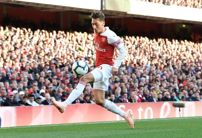 Framed Print : Mesut Ozil in Action: Arsenal vs Everton, Premier League 2018-19 Framed Print : Mesut Ozil in Action: Arsenal vs Everton, Premier League 2018-19