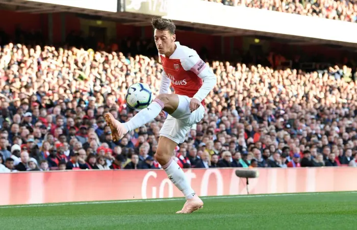 Framed Print : Mesut Ozil in Action: Arsenal vs Everton, Premier League 2018-19 Framed Print : Mesut Ozil in Action: Arsenal vs Everton, Premier League 2018-19