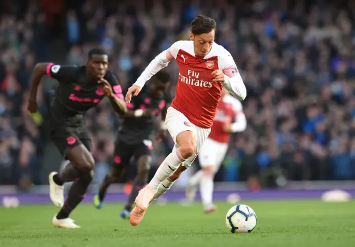 Framed Print : Mesut Ozil in Action: Arsenal vs. Everton, Premier League 2018-19 Framed Print : Mesut Ozil in Action: Arsenal vs. Everton, Premier League 2018-19