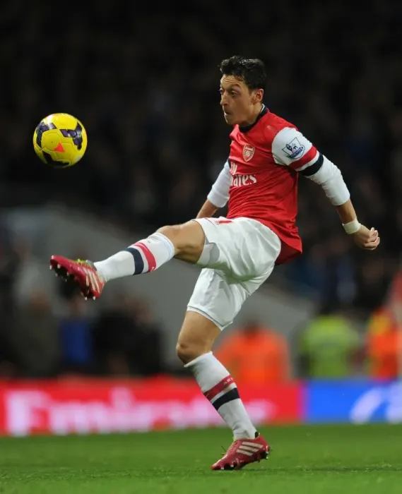 Framed Print : Mesut Ozil in Action: Arsenal vs. Everton, Premier League 2013-14 Framed Print : Mesut Ozil in Action: Arsenal vs. Everton, Premier League 2013-14