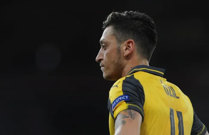 Framed Print : Mesut Ozil in Action: Arsenal vs. FC Basel, UEFA Champions League, 2016 Framed Print : Mesut Ozil in Action: Arsenal vs. FC Basel, UEFA Champions League, 2016