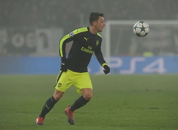 Mesut Ozil in Action: Arsenal vs. FC Basel, UEFA Champions League, Switzerland, 2016