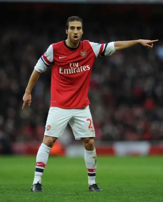 Framed Print : Mesut Ozil in Action: Arsenal vs Fulham, Premier League 2013-14