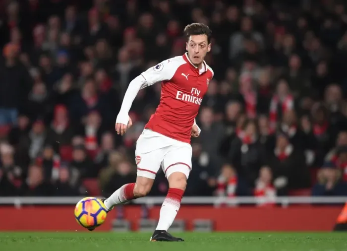 Framed Print : Mesut Ozil in Action: Arsenal vs Huddersfield Town, Premier League 2017-18 Framed Print : Mesut Ozil in Action: Arsenal vs Huddersfield Town, Premier League 2017-18