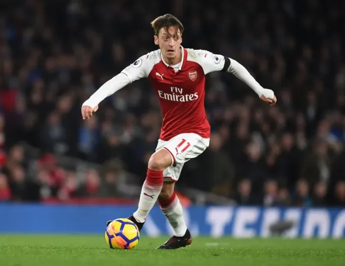 Framed Print : Mesut Ozil in Action: Arsenal vs Huddersfield Town, Premier League 2017-18 Framed Print : Mesut Ozil in Action: Arsenal vs Huddersfield Town, Premier League 2017-18