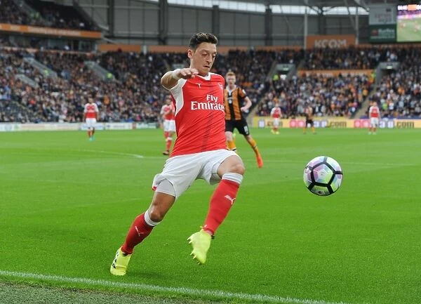Mesut Ozil in Action: Arsenal vs Hull City, Premier League 2016-17