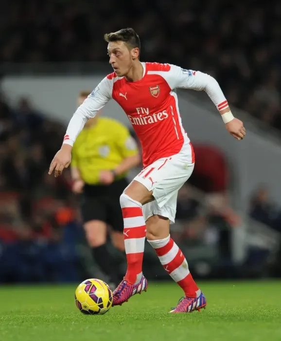 Framed Print : Mesut Ozil in Action: Arsenal vs Leicester City, Premier League 2014-15 Framed Print : Mesut Ozil in Action: Arsenal vs Leicester City, Premier League 2014-15