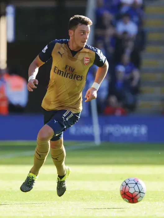 Framed Print : Mesut Ozil in Action: Arsenal vs Leicester City, Premier League 2015 / 16