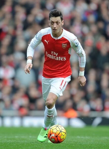 Mesut Ozil in Action: Arsenal vs Leicester City, Premier League 2015-16