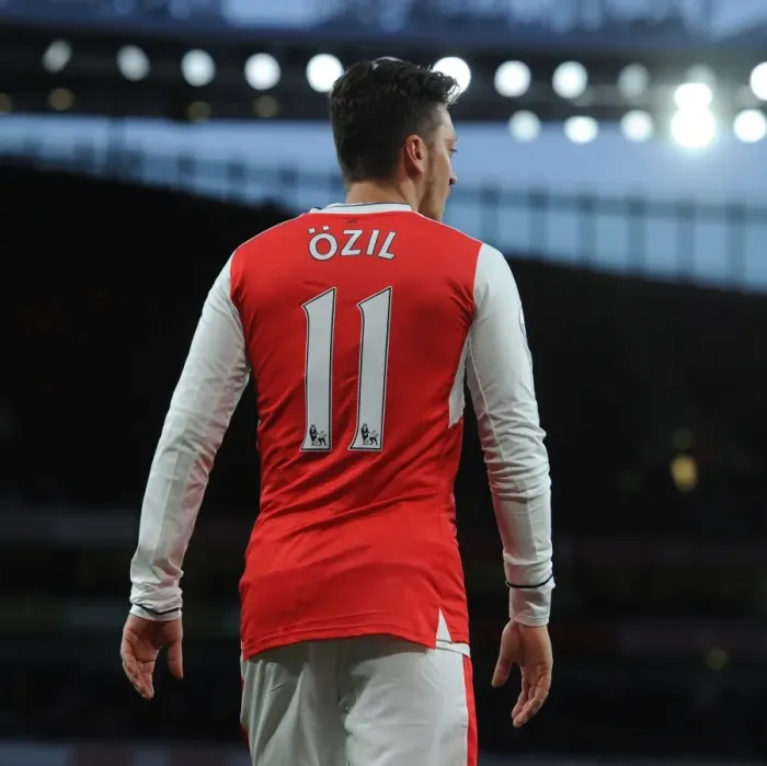 Framed Print : Mesut Ozil in Action: Arsenal vs Leicester City, Premier League 2016-17 Framed Print : Mesut Ozil in Action: Arsenal vs Leicester City, Premier League 2016-17