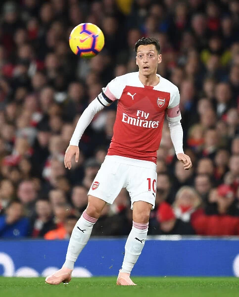 Mesut Ozil in Action: Arsenal vs. Liverpool, Premier League 2018-19