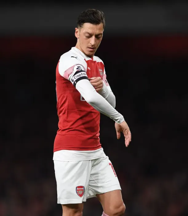 Framed Print : Mesut Ozil in Action: Arsenal vs. Liverpool, Premier League 2018-19 Framed Print : Mesut Ozil in Action: Arsenal vs. Liverpool, Premier League 2018-19
