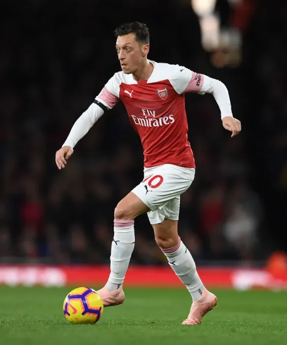 Framed Print : Mesut Ozil in Action: Arsenal vs. Liverpool, Premier League 2018-19