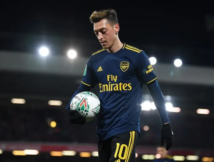 Framed Print : Mesut Ozil in Action: Arsenal vs. Liverpool - Carabao Cup Showdown