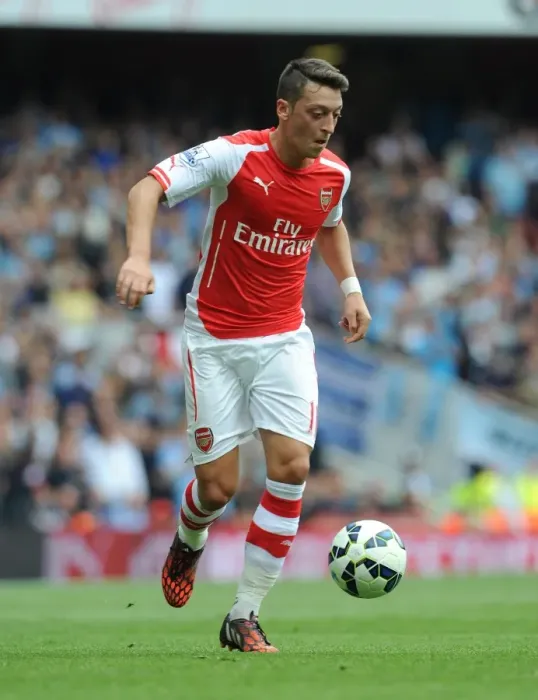 Framed Print : Mesut Ozil in Action: Arsenal vs Manchester City, Premier League 2014-15 Framed Print : Mesut Ozil in Action: Arsenal vs Manchester City, Premier League 2014-15