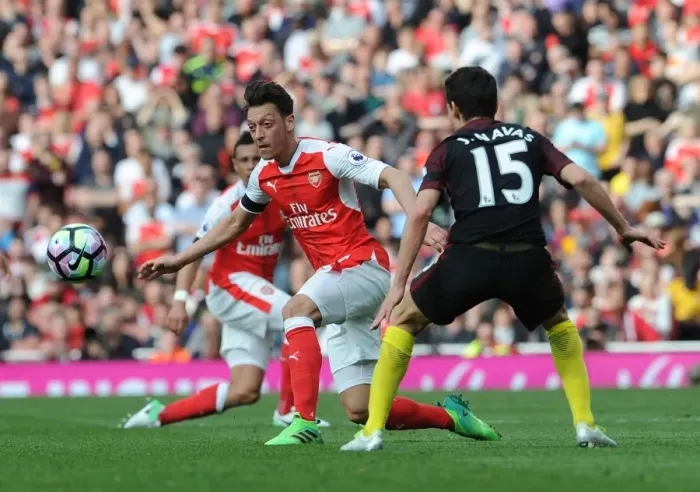 Framed Print : Mesut Ozil in Action: Arsenal vs Manchester City, Premier League 2016-17