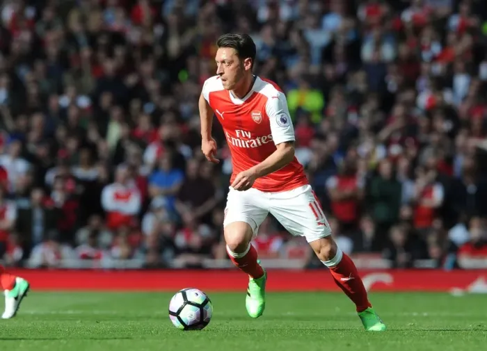 Framed Print : Mesut Ozil in Action: Arsenal vs Manchester City, Premier League 2016-17