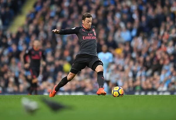 Mesut Ozil in Action: Arsenal vs Manchester City (2017-18)