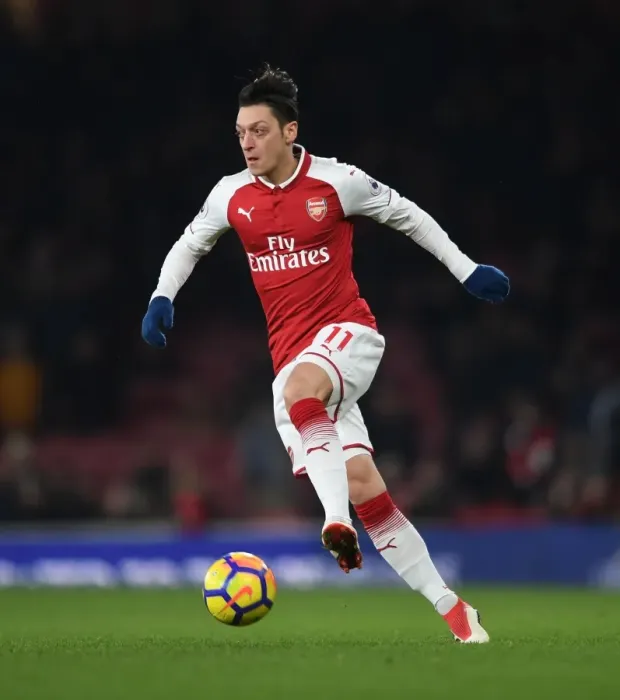 Framed Print : Mesut Ozil in Action: Arsenal vs Manchester City, Premier League 2017-18 Framed Print : Mesut Ozil in Action: Arsenal vs Manchester City, Premier League 2017-18